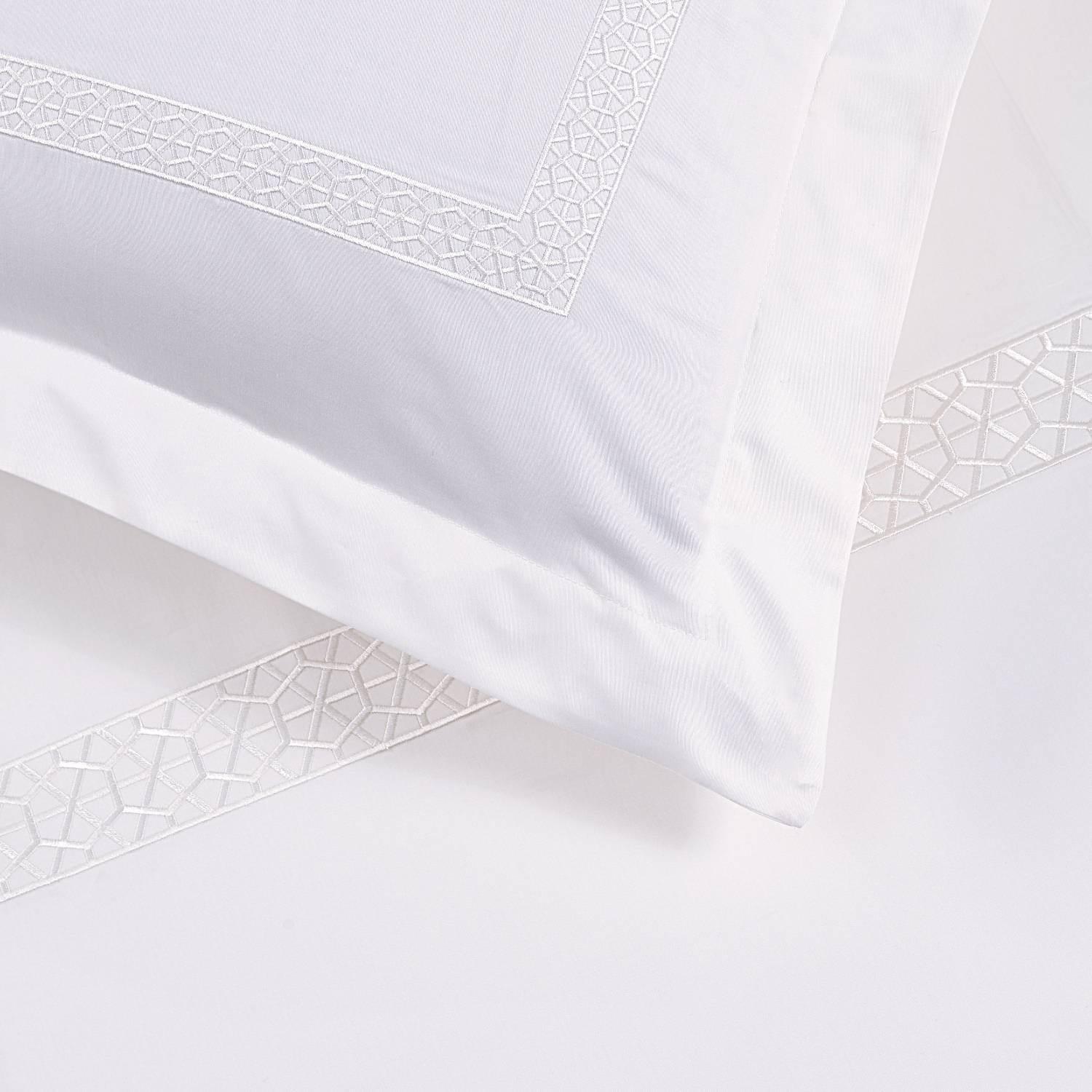 Refet Duvet Cover Set White